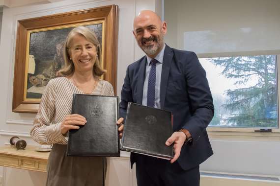 El Rector Goyache firma la renovación del Convenio que la UCM mantiene con la Universidad de California